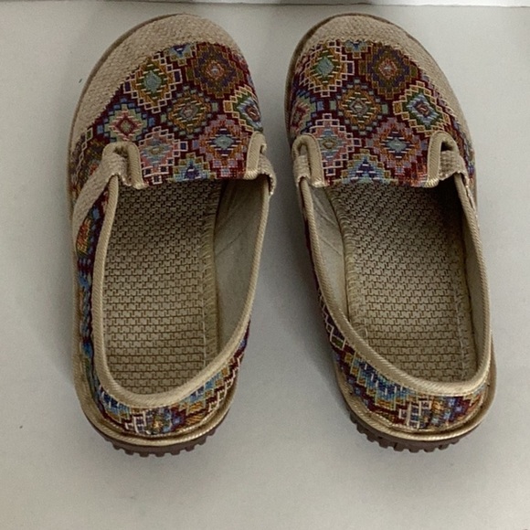 Women's Geometric Pattern Flat Casual Slip On Light Wt Shoe Size 40 (US 9/9.5) - Picture 6 of 14